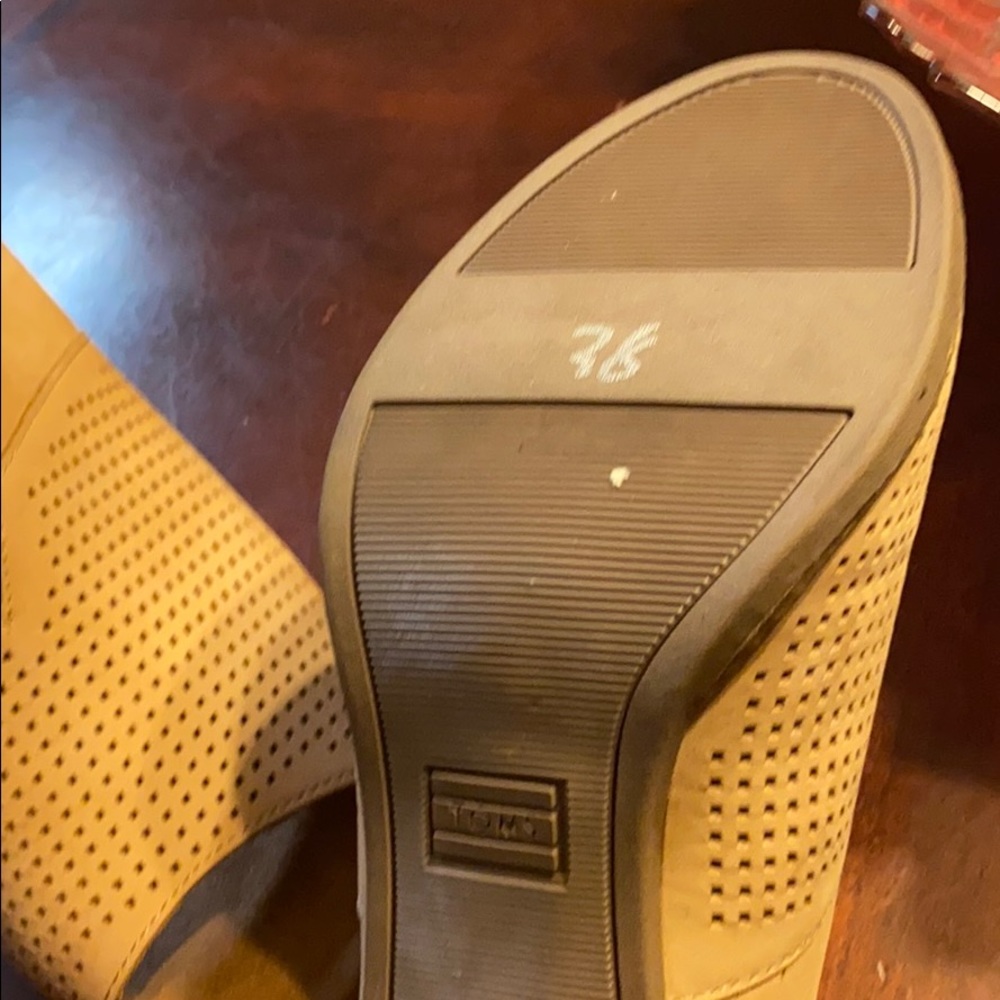 Sandals - Picture 3 of 8
